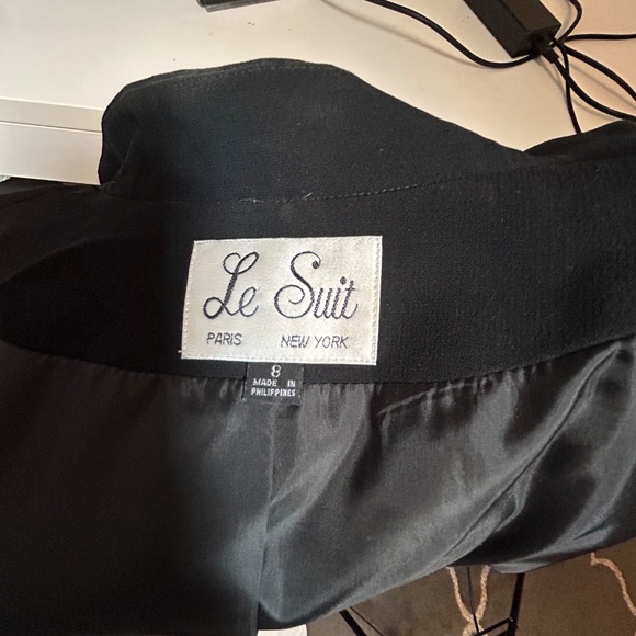 BLACK LE SUIT JACKET AND SKIRT - 8 - Picture 4 of 5